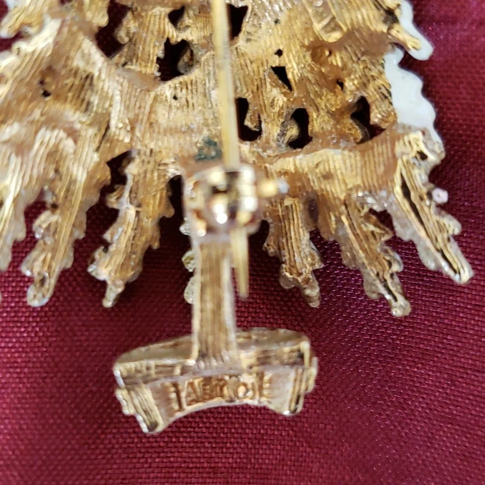 Vintage Arthur Pepper (ART) Christmas Tree Pin
